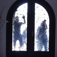 ZomBFF - Zombies at the door